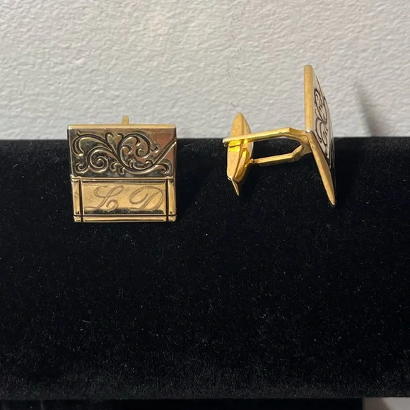 Vintage Gold Square Cufflinks with Engraved LD Design - Picture 2 of 4